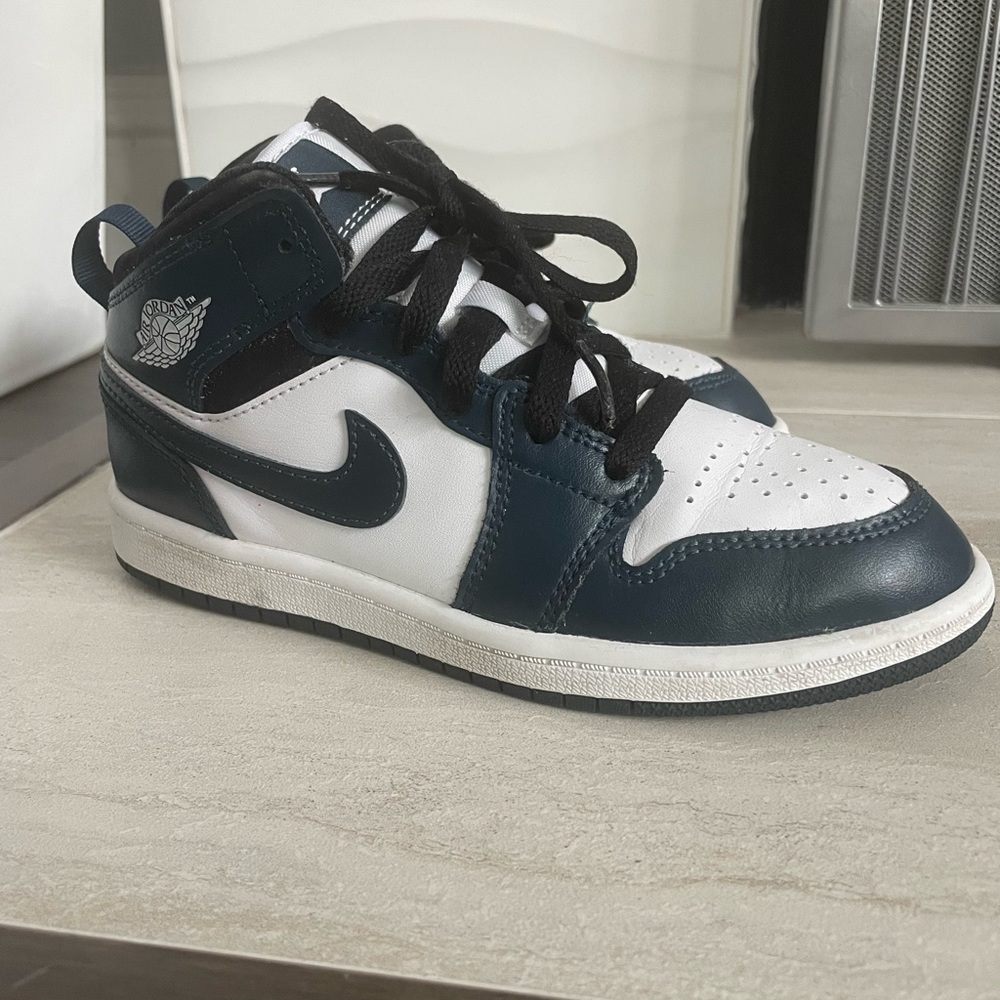 Jordan 1 Mid | Armory Navy / Black / White Little Kids’ Shoes 1.5Y
